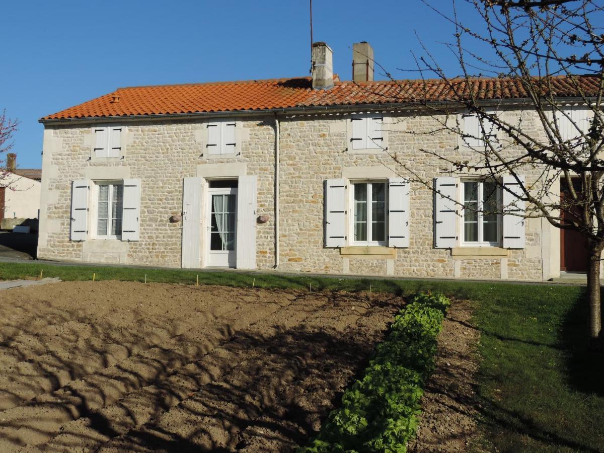 Gîte de l'Aubrée 17 Puy-du-Lac Extérieur photo